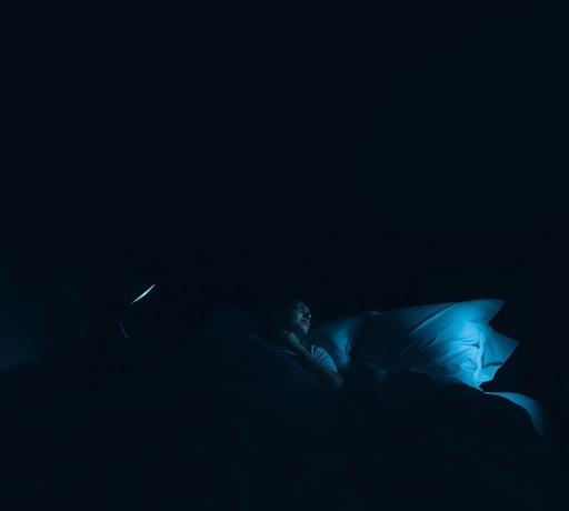 凌晨三點醒來的現象：現代人共有的睡眠困擾